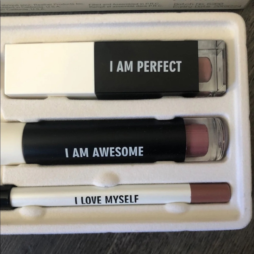 Makeup set - Picture 2 of 5